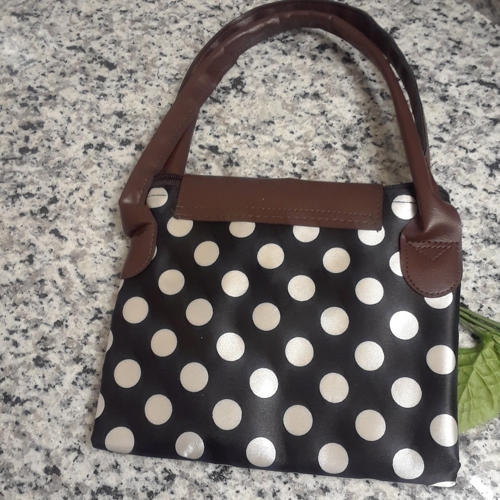 Foldable Multipurpose Travel Tote bag - Picture 2 of 8